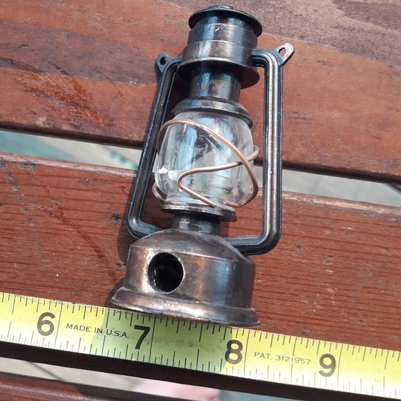 Mini Dollhouse Lanterns Cast Iron Pencil Sharpener Vintage Set of 2 Oil Lamps - Picture 6 of 10